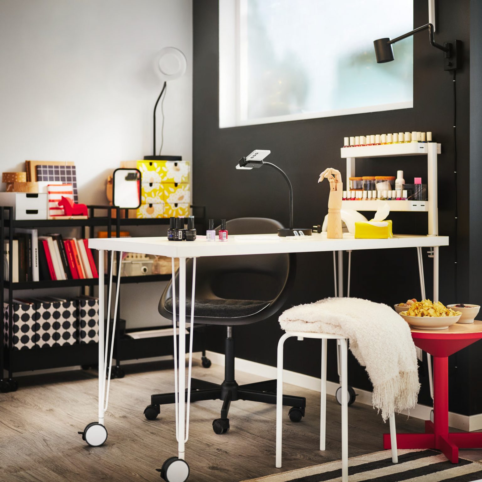 bureau sur roulettes chambre adolescent IKEA