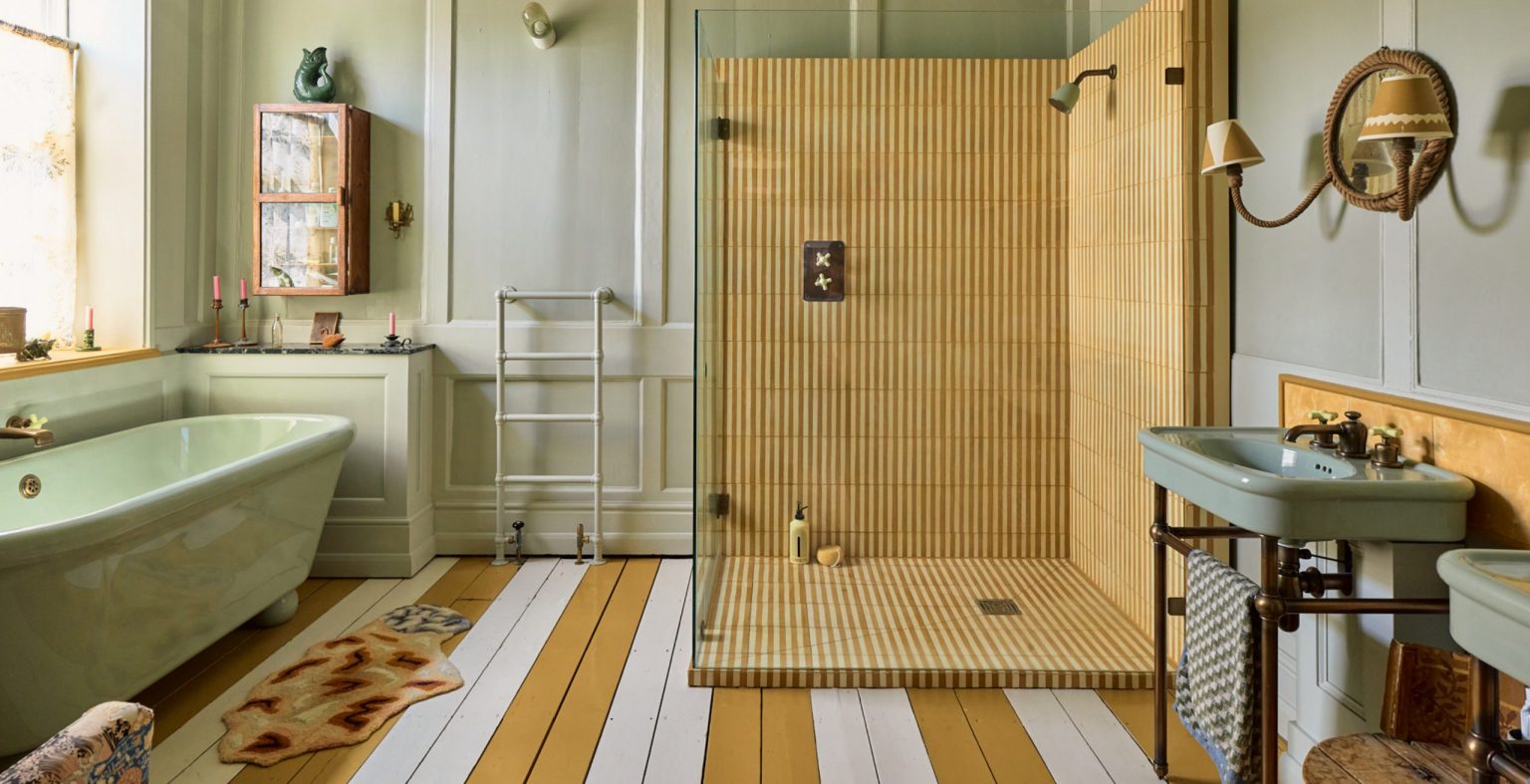 salle de bain vintage verte et jaune