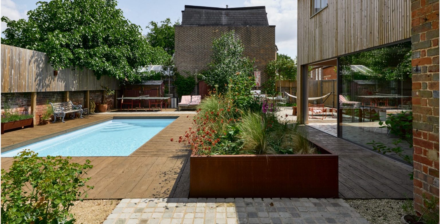 jardin avec piscine