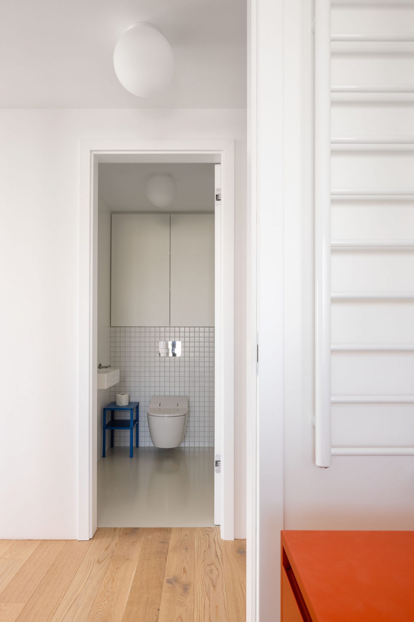 salle de bain design meuble vasque orange