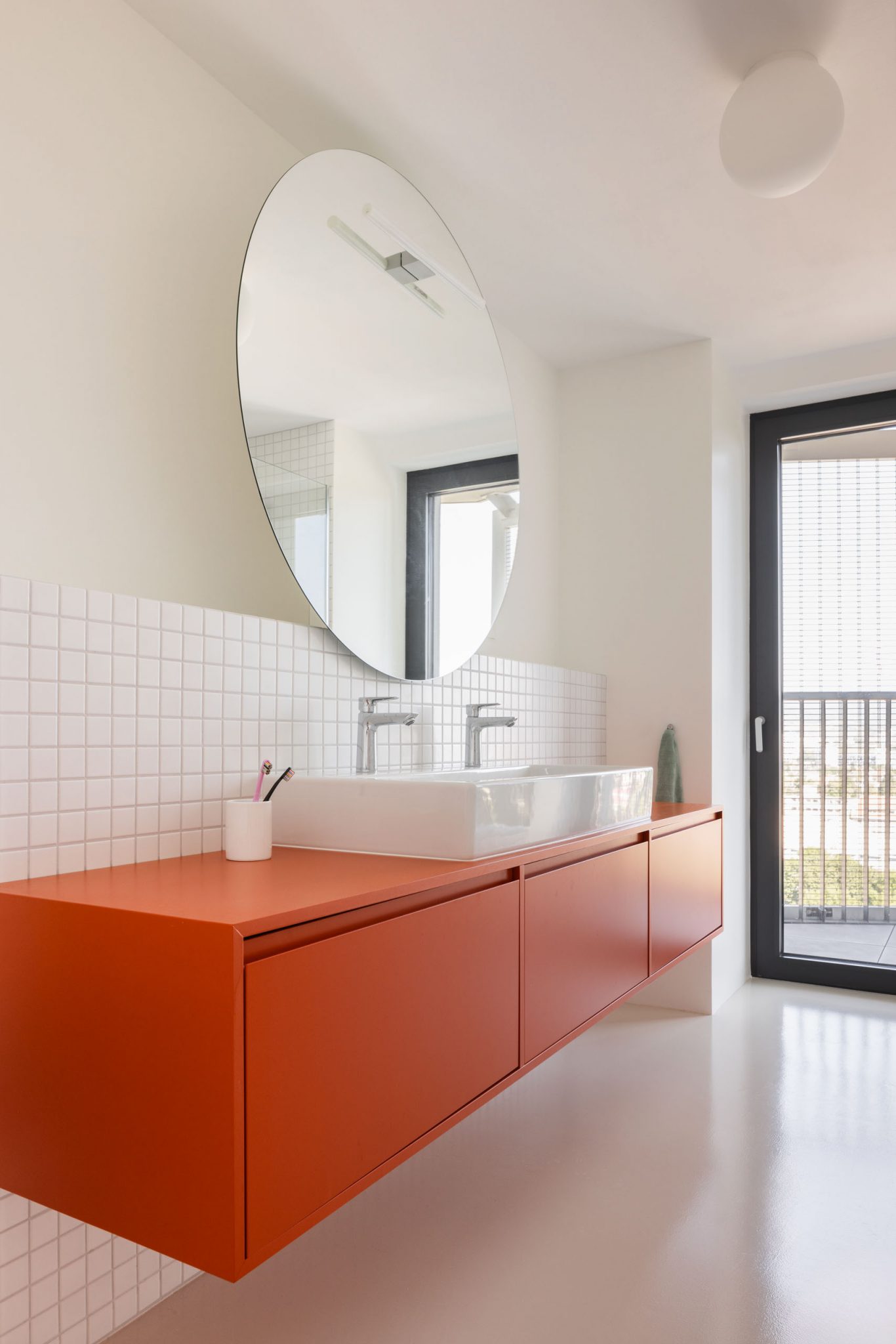 salle de bain design meuble vasque orange