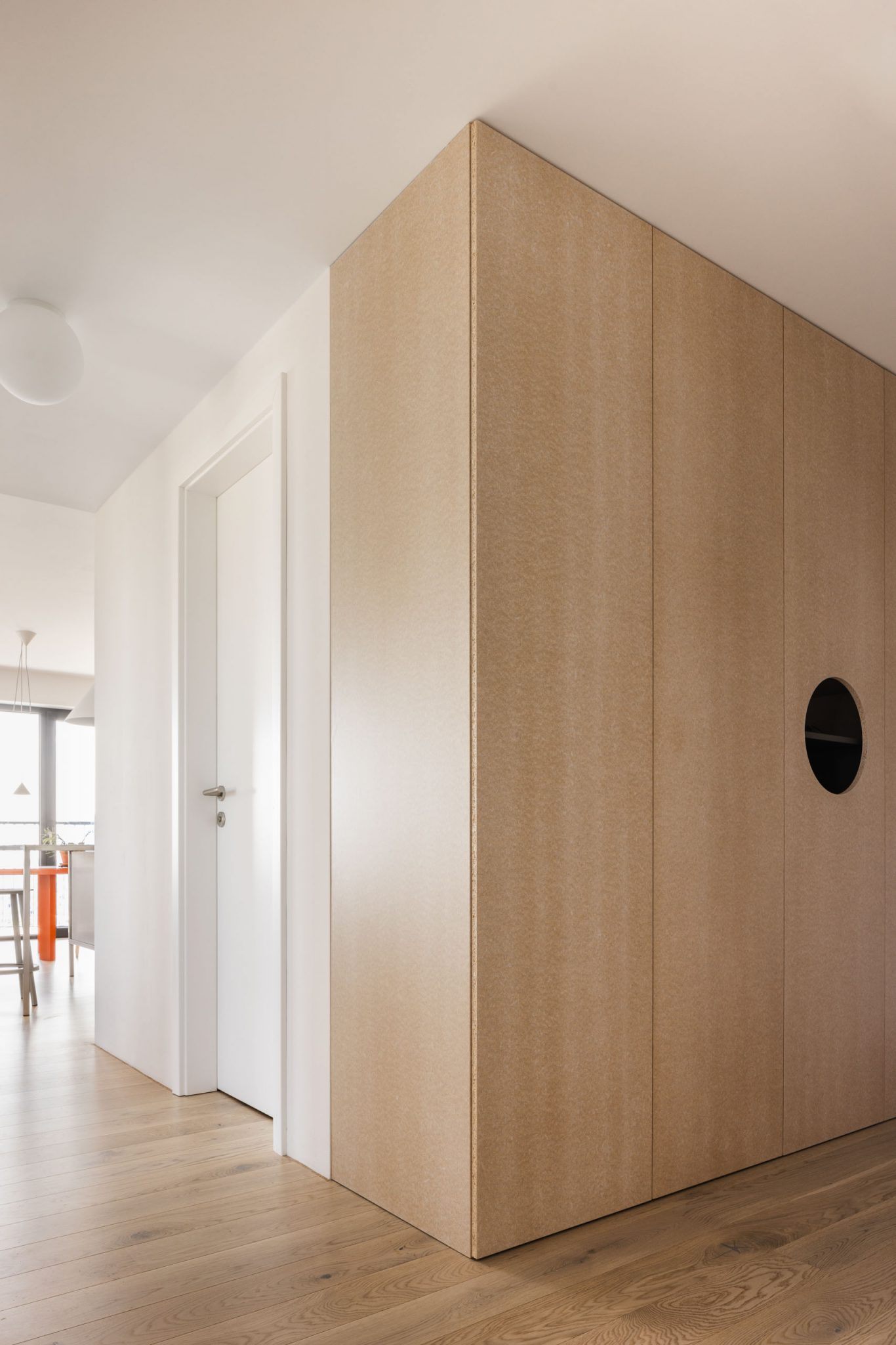 couloir avec placard bois design