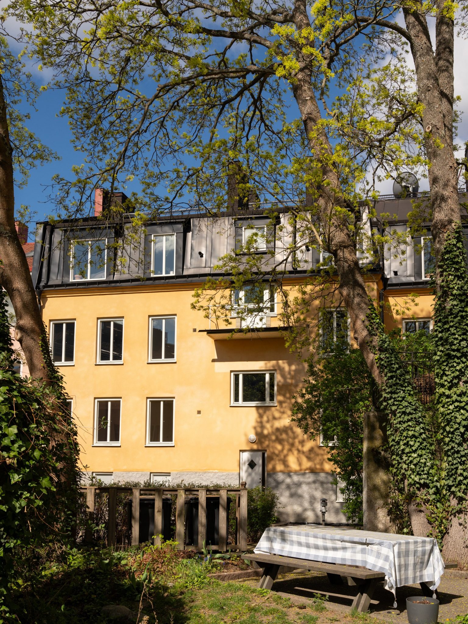 immeuble Suède façade jaune
