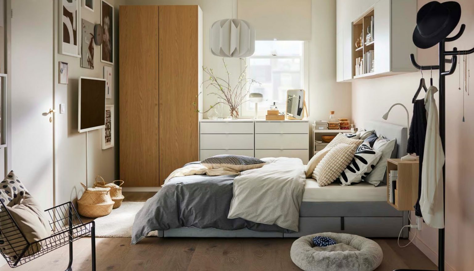 chambre IKEA tons naturels et clairs