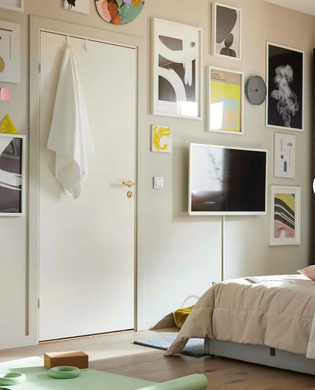 mur d'images avec téléviseur