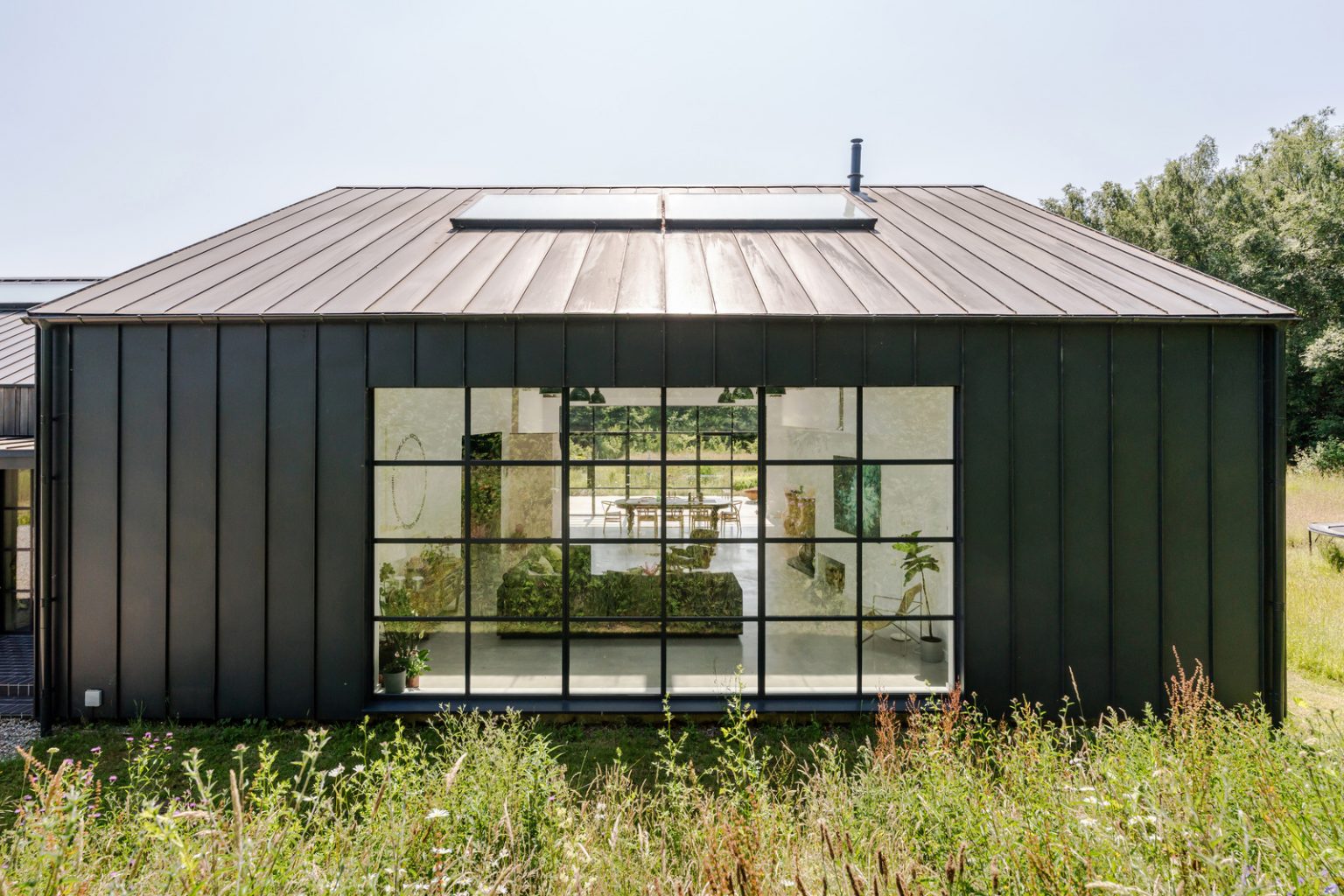 maison contemporaine en acier et mélèze