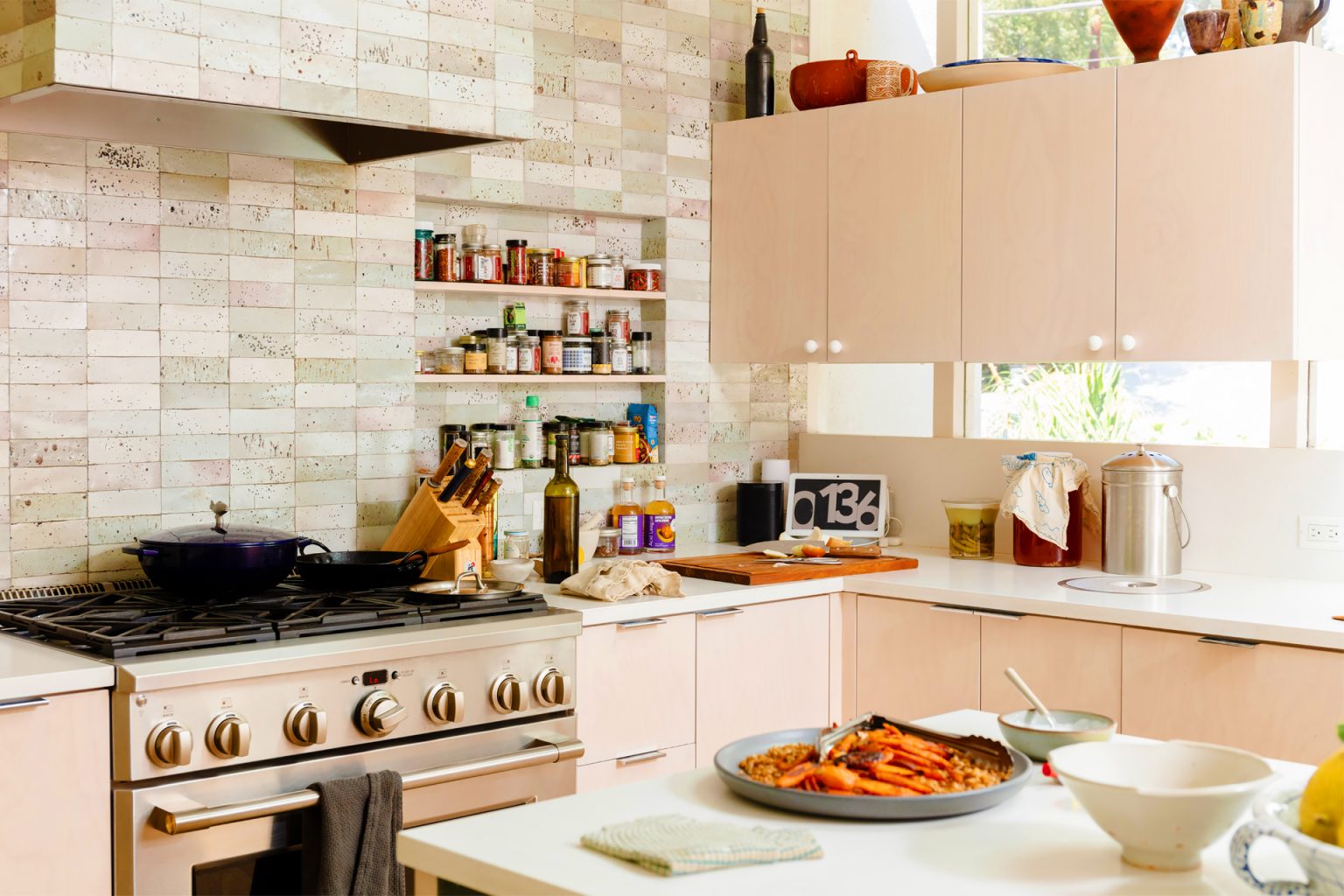 cuisine rose maison Pasadena Puelicher House décoration mid-century