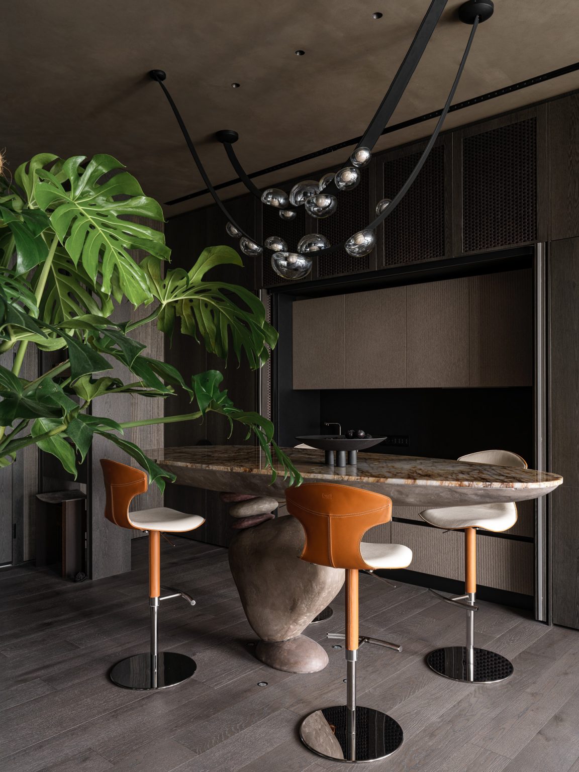 Un appartement design et neutre de 85m2 aux beaux matériaux bruts