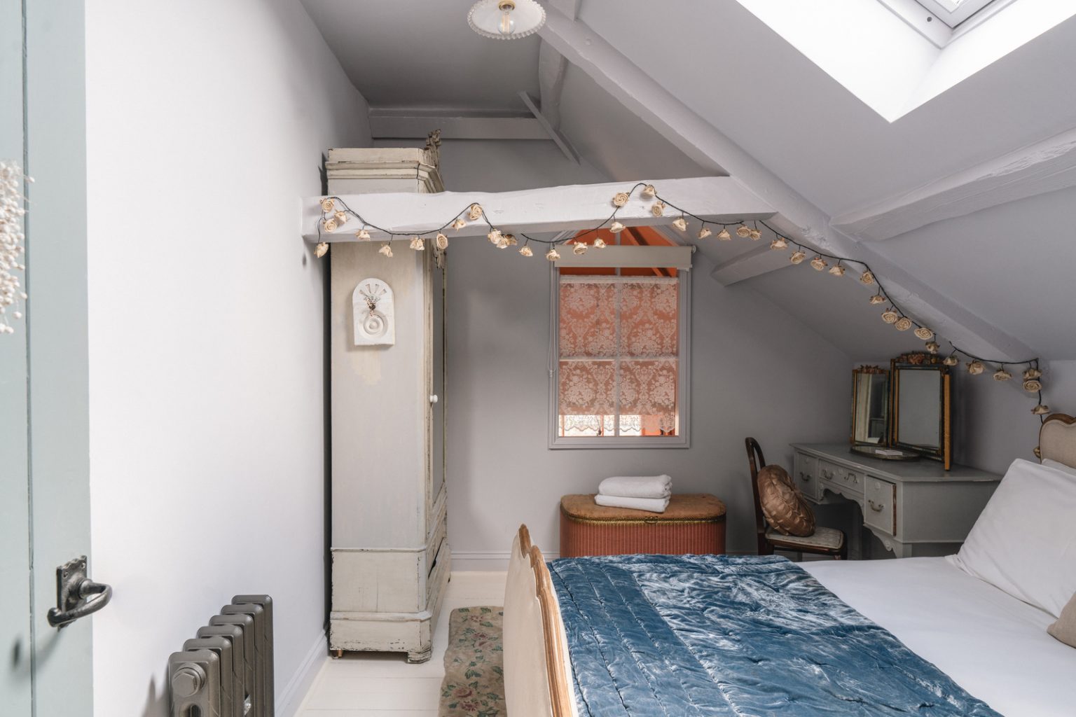chambre mansardée dans combles
