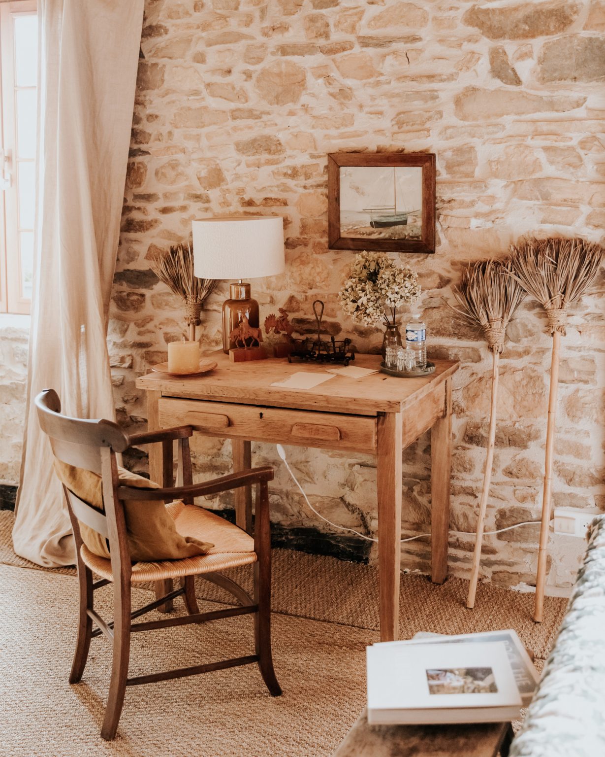 espace bureau rustique la Petite Grange des Vignes Dordogne