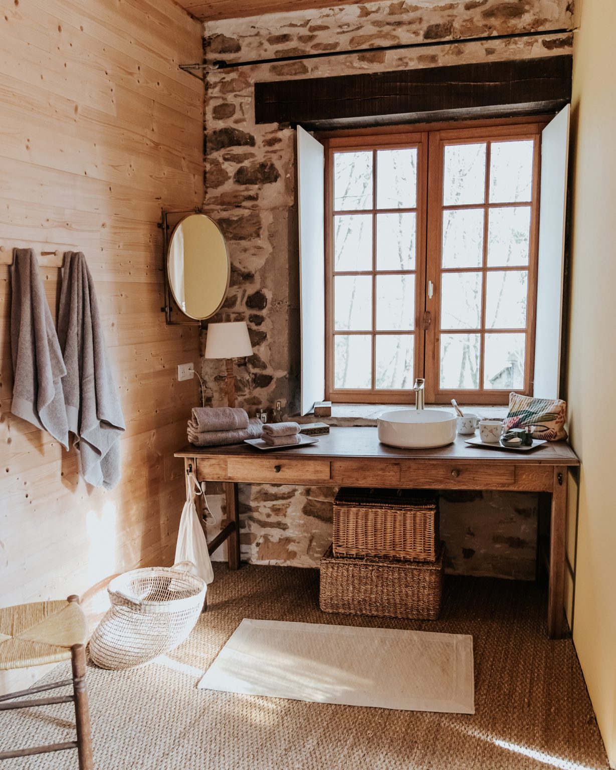 espace salle de bain dans chambre la Petite Grange des Vignes Dordogne