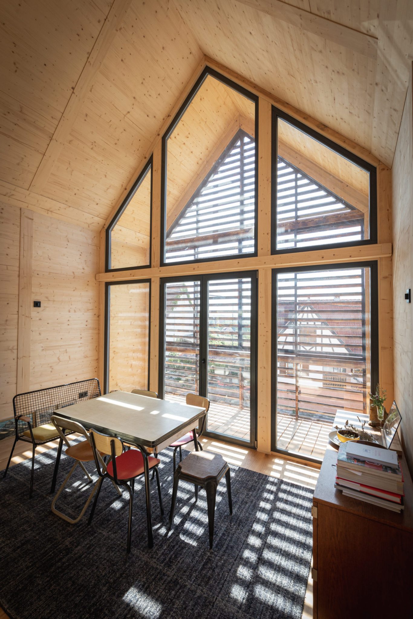 salle à manger petite maison 40m2 préfabriquée en Alsace par ÜTE