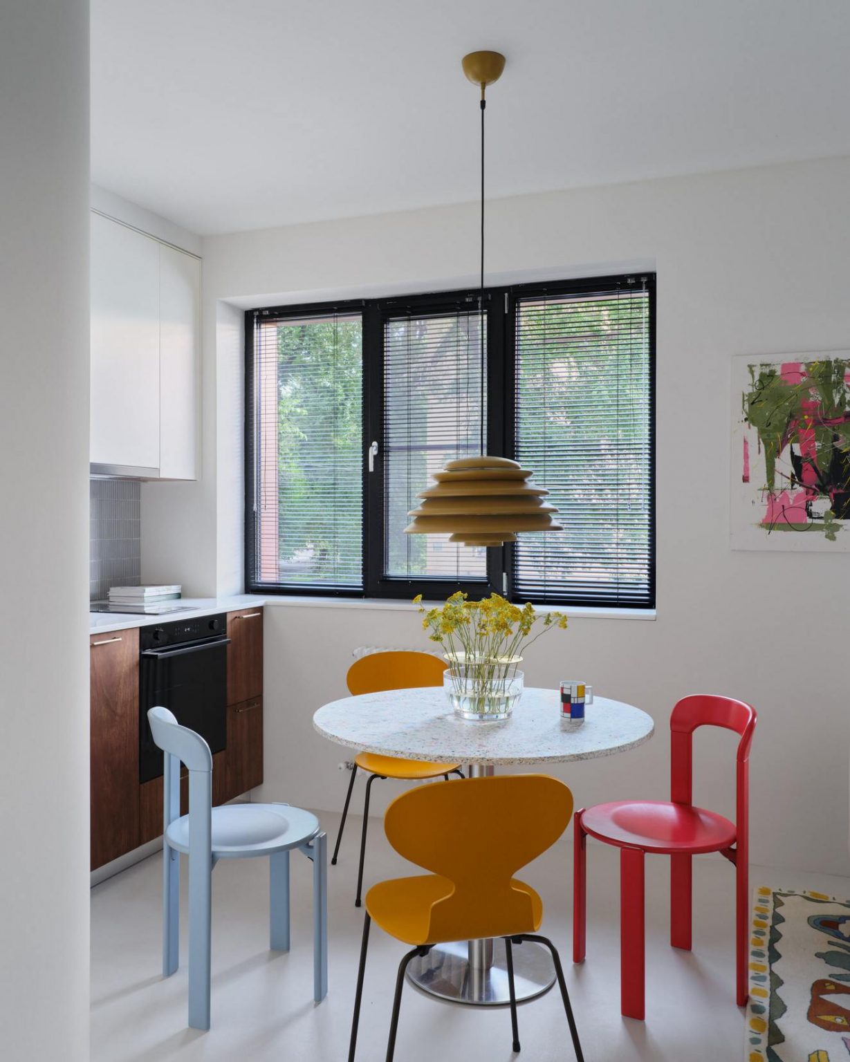 salle à manger et cuisine décoration design et colorée studio 36m2