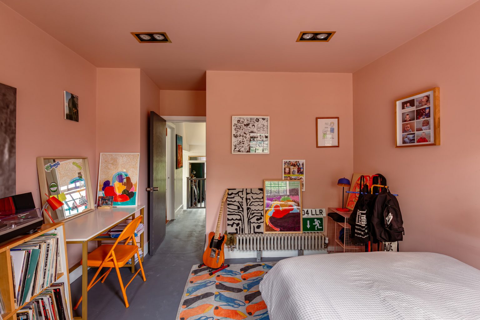 chambre rose maison Londres