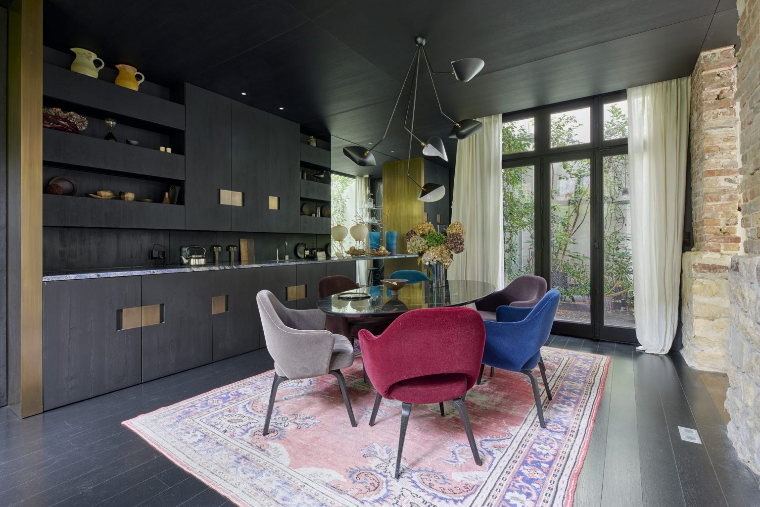 salle à manger appartement en duplex Paris © Julien Krede