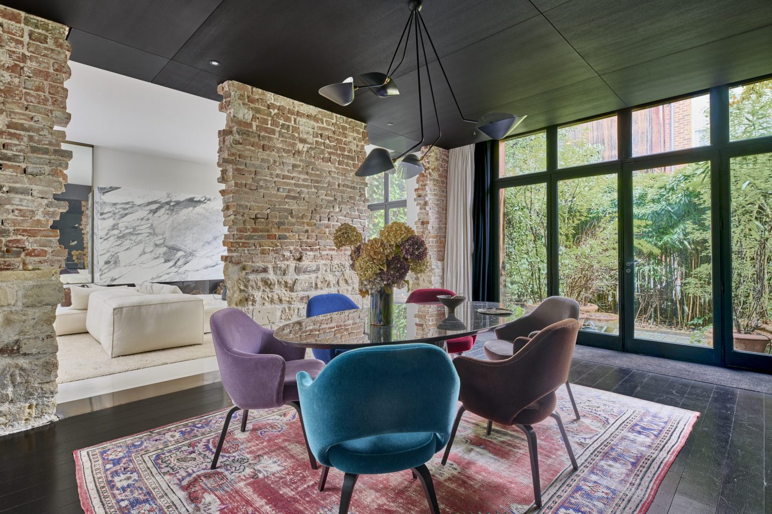 salle à manger appartement en duplex Paris © Julien Krede