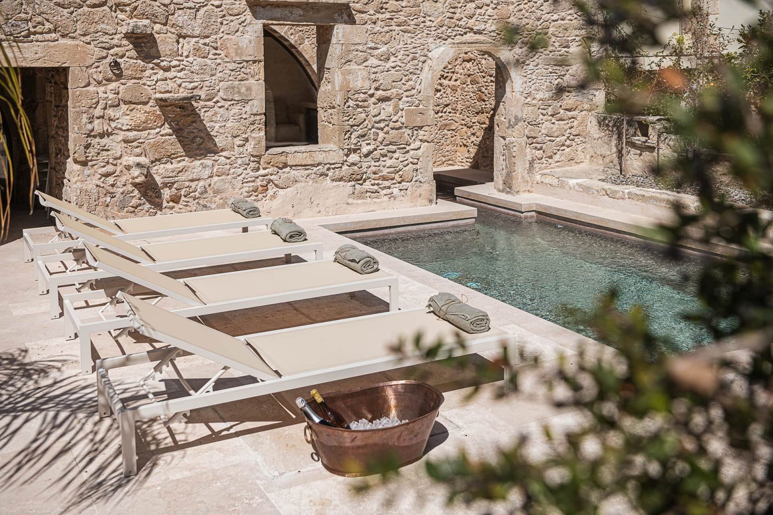 maison en pierres avec piscine en Crète Corte Interna