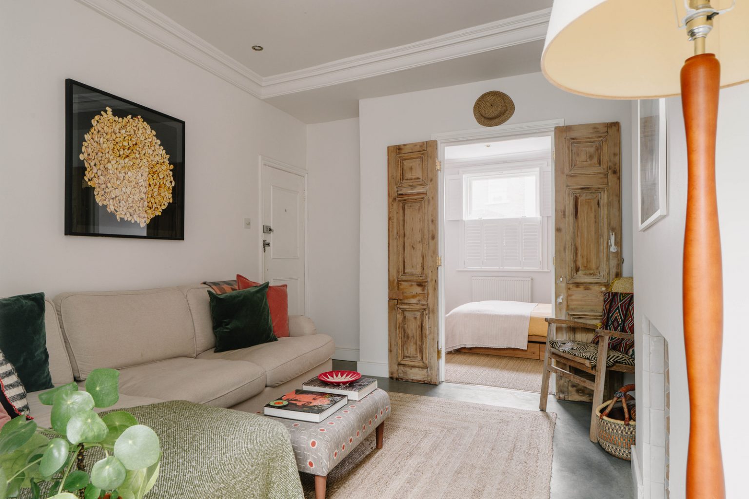 salon canapé angle beige appartement 46m2