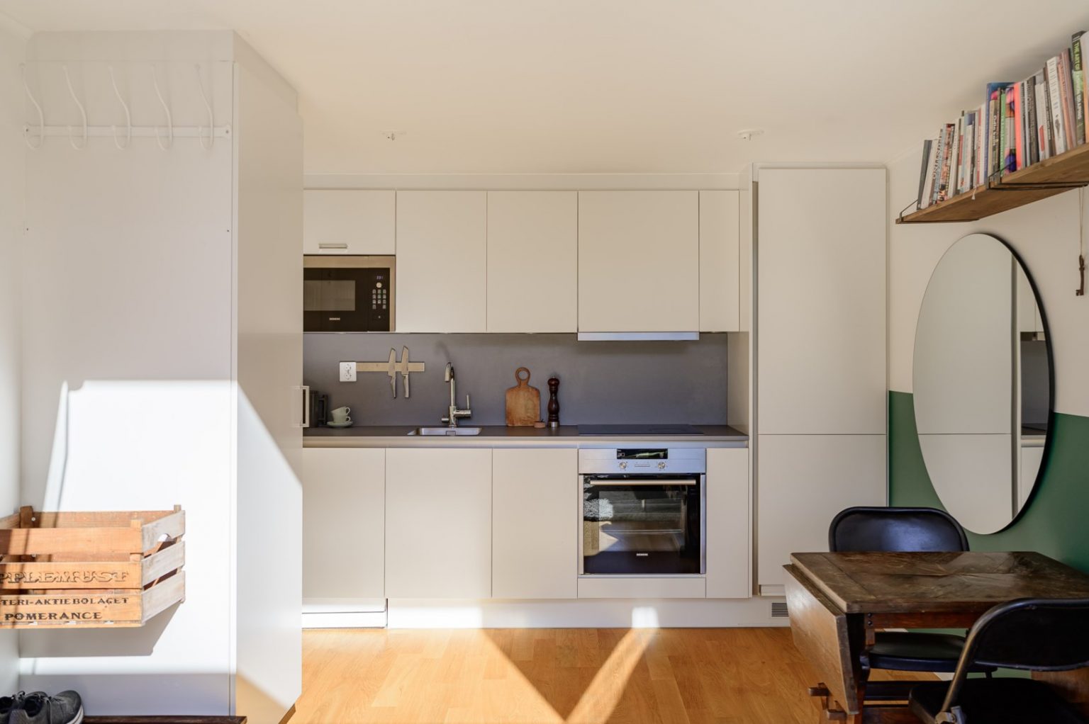 cuisine blanche petite maison 33m2 comme un studio individuel