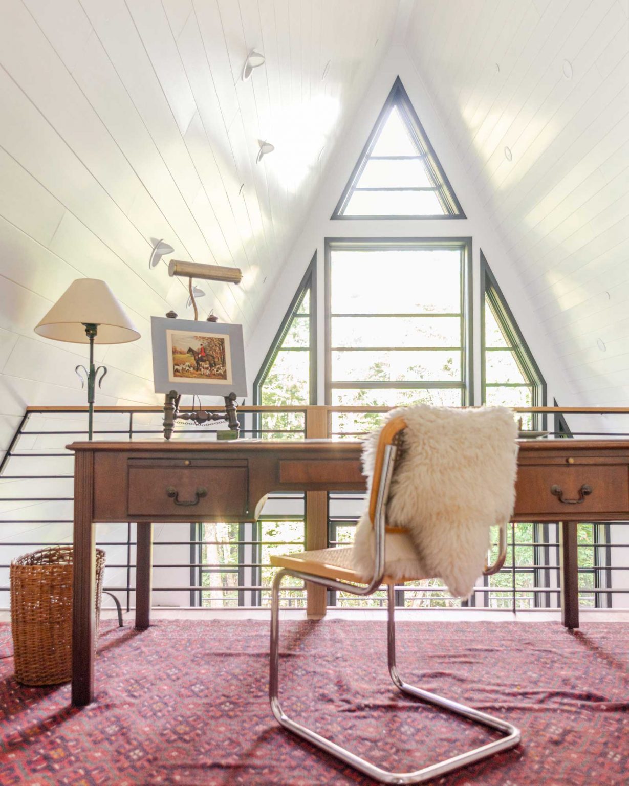 bureau sur mezzanine maison A-Frame Moonlight Mountain House