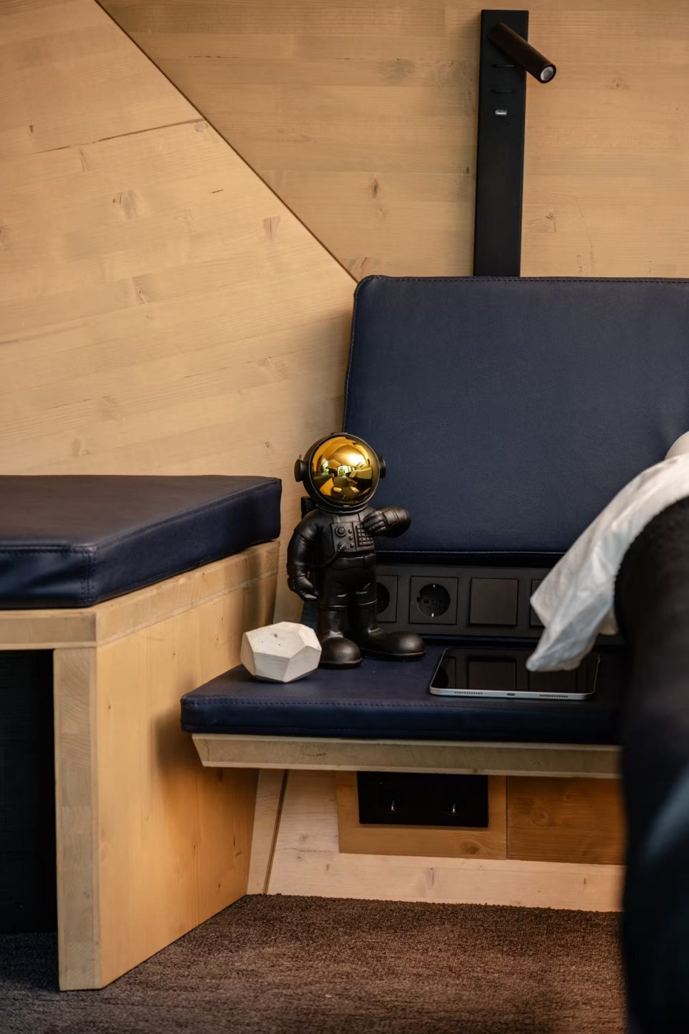 intérieur bois tiny house Pebl Grand par Hello Wood