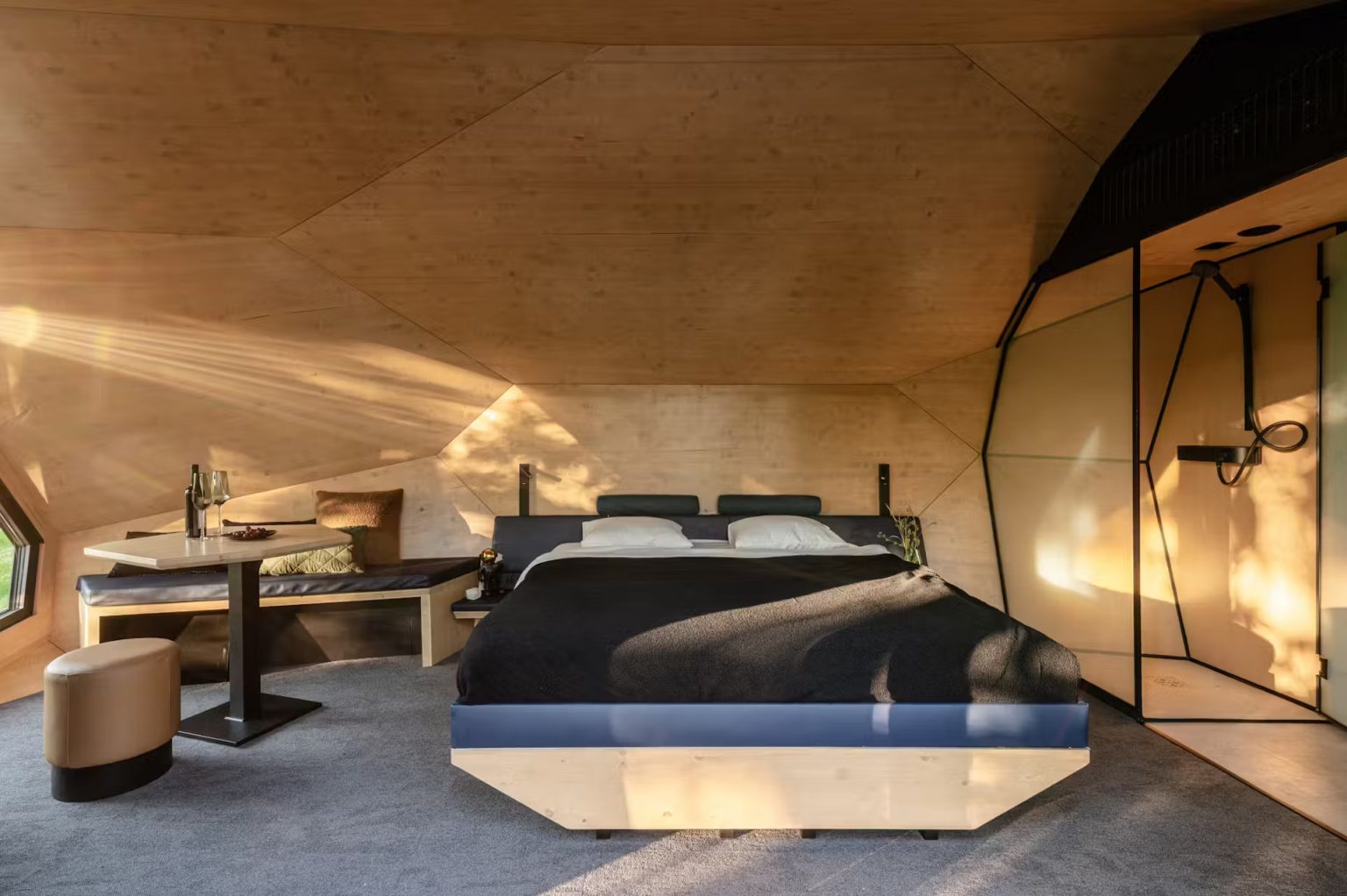 intérieur bois tiny house Pebl Grand par Hello Wood