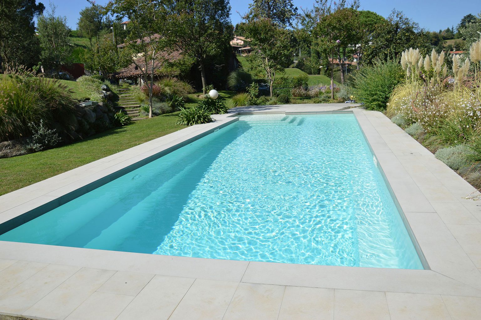 jardin avec piscine