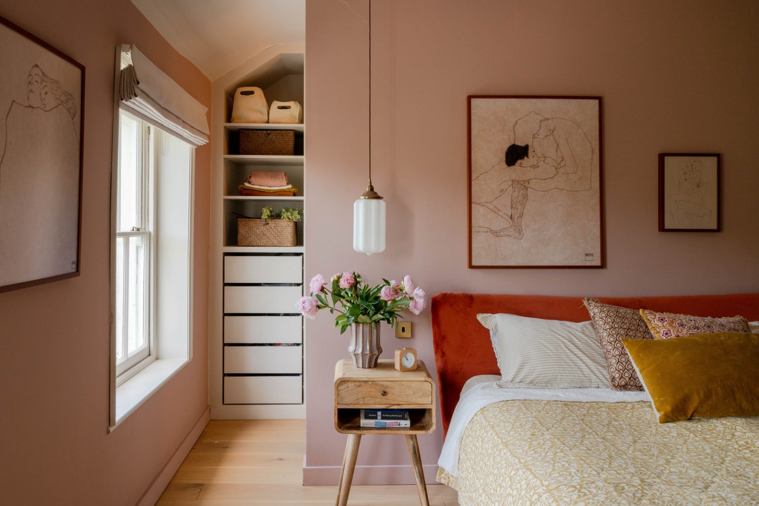 chambre vintage murs roses