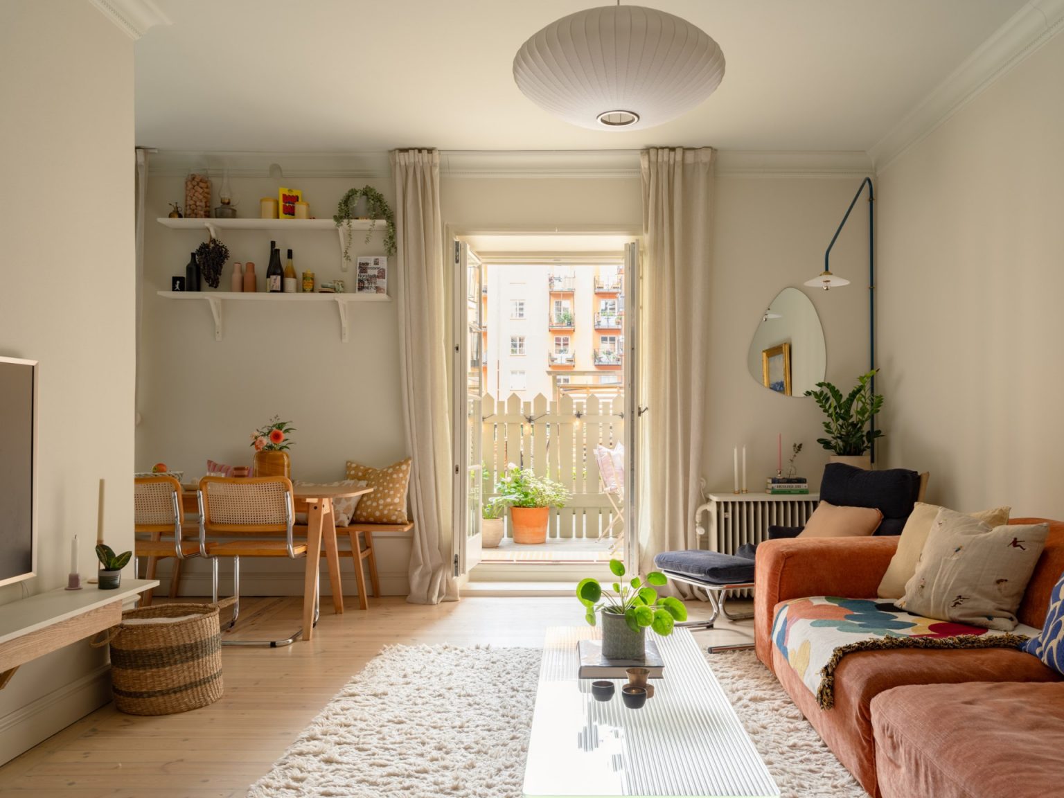 salon avec patio appartement 76m2