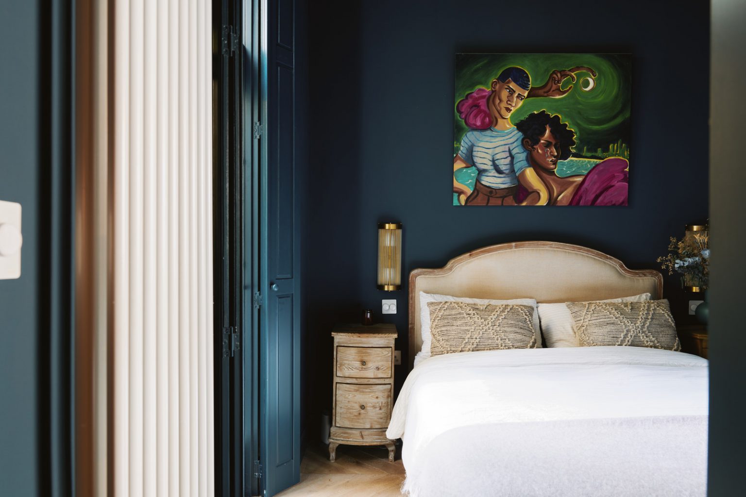 chambre décoration classique chic murs et plafond bleus