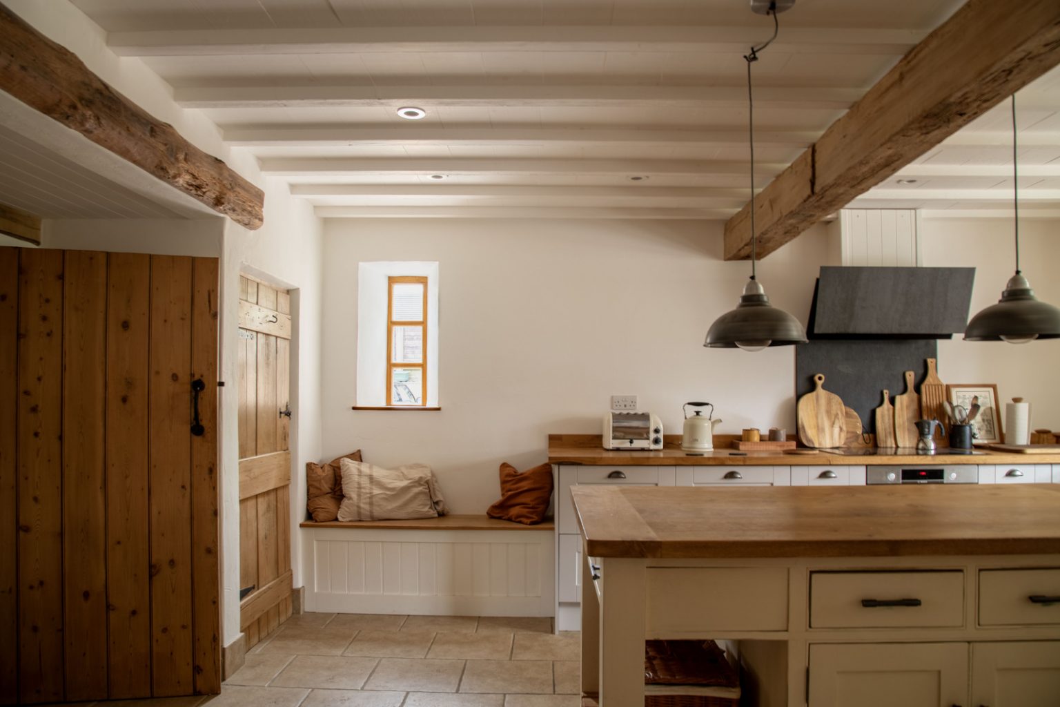 cuisine shaker ancien moulin rénové décoration rustique chic