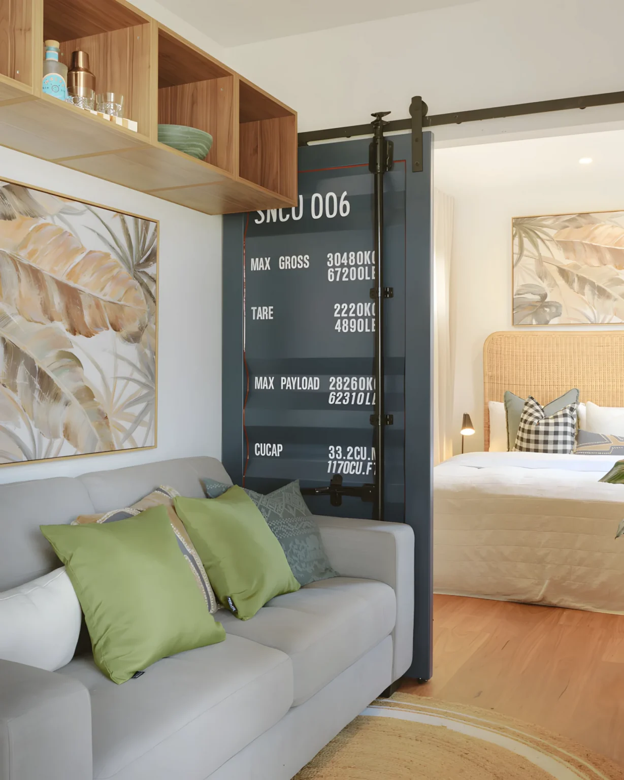 salon avec porte-coulissante container