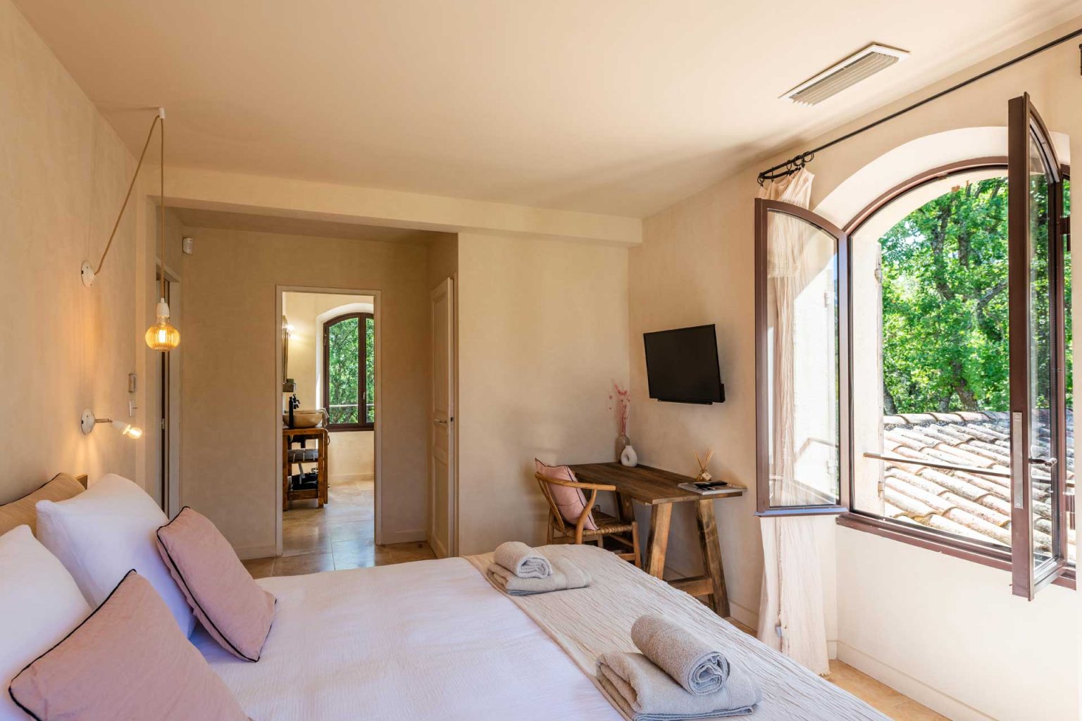 chambre avec salle de bain La Bastide de l'Orme Luberon