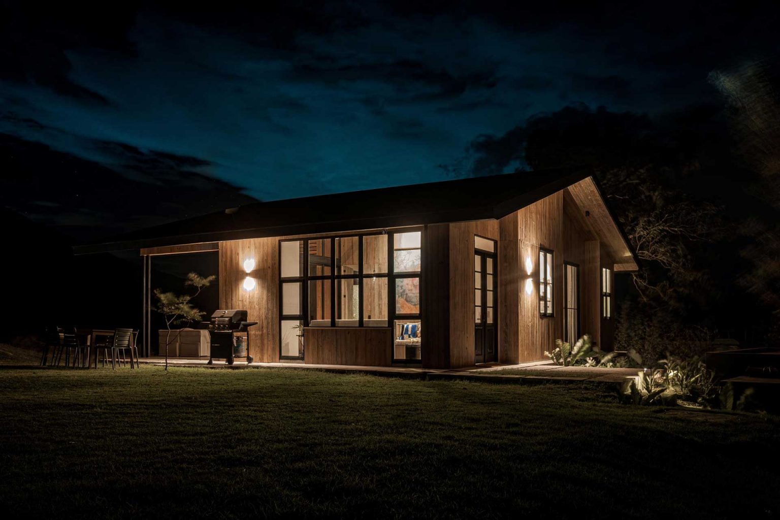 maison en bois vue nuit