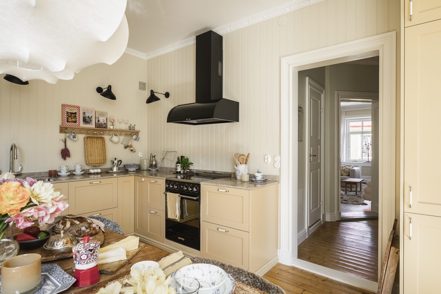 cuisine jaune shaker appartement 101m2 décoration scandinave