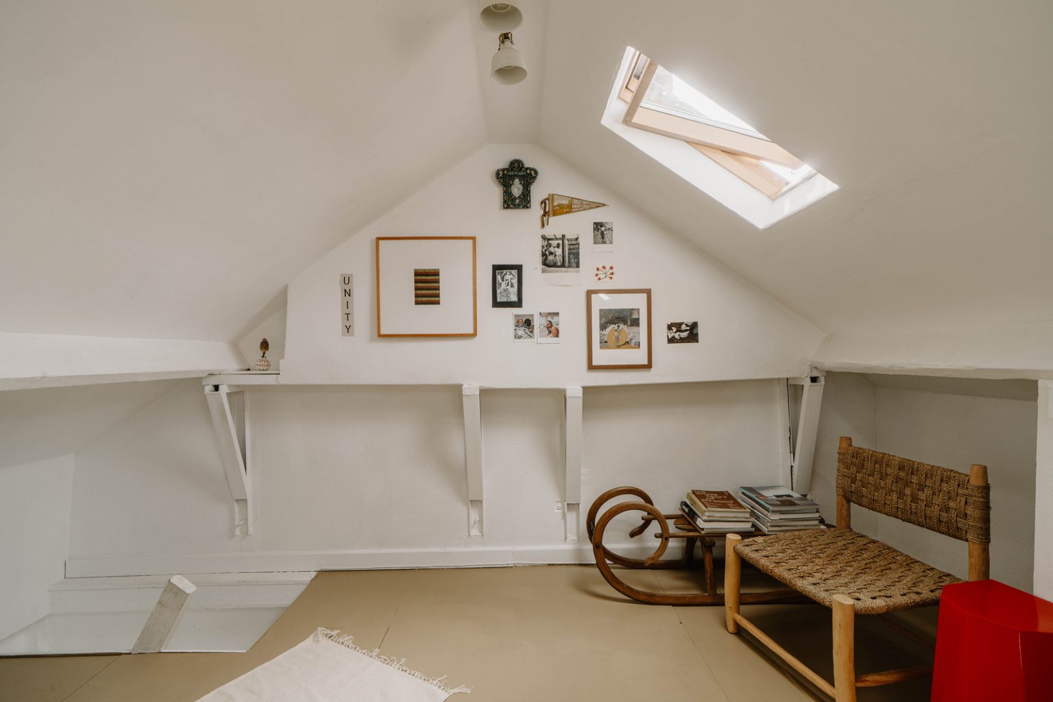 chambre mansardée maison 82m2 décoration vintage et bohème Londres