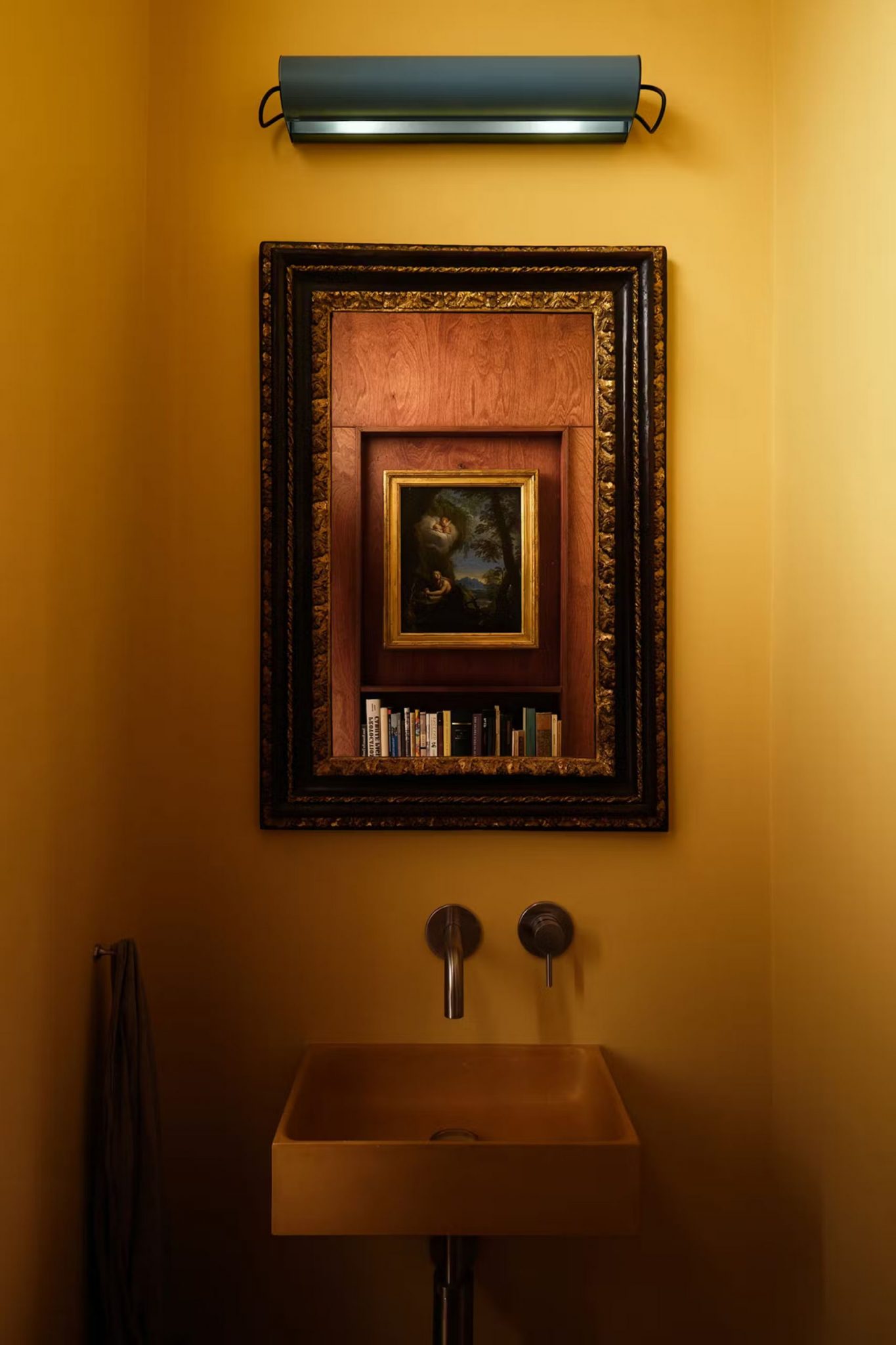 salle de bain murs jaunes maison victorienne Londres