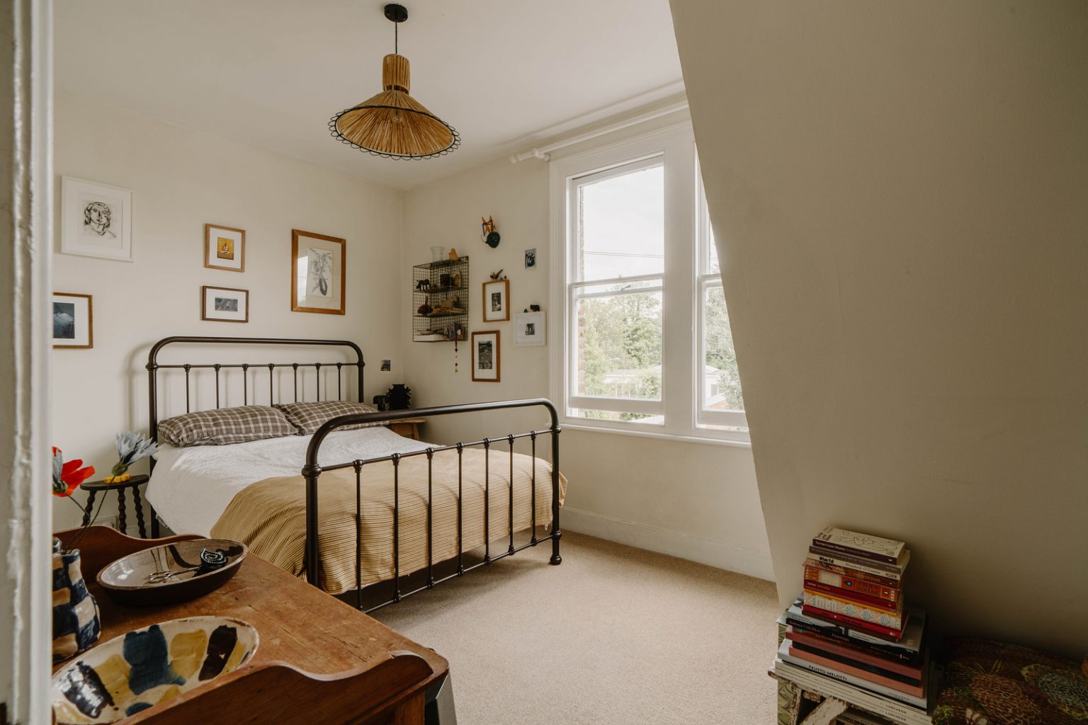 chambre mansardée maison 82m2 décoration vintage et bohème Londres