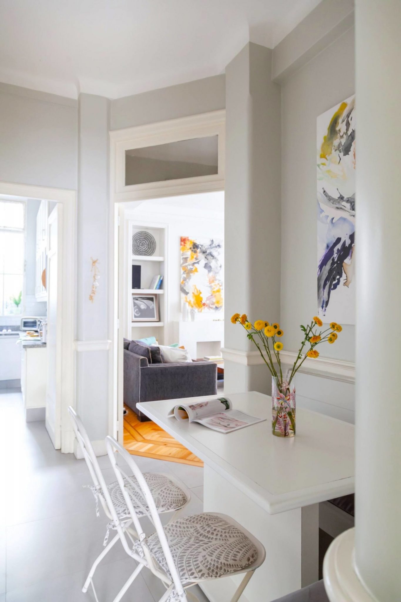 espace repas dans entrée décoration contemporaine