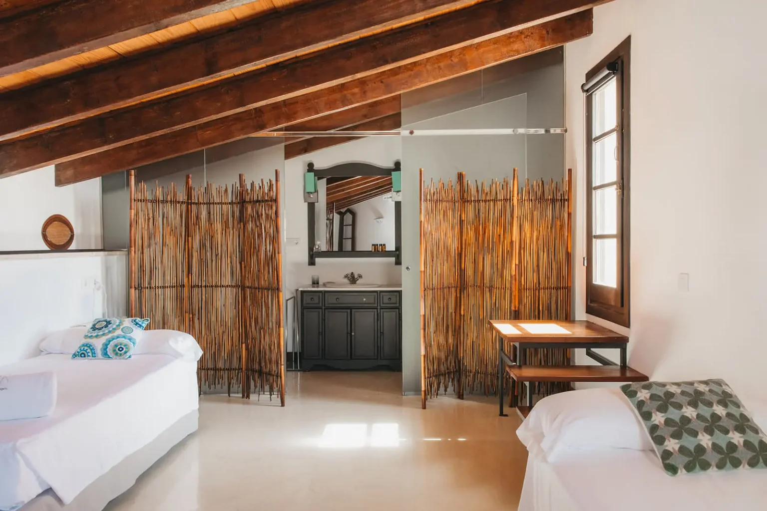 chambre décoration rustique chic avec salle de bain