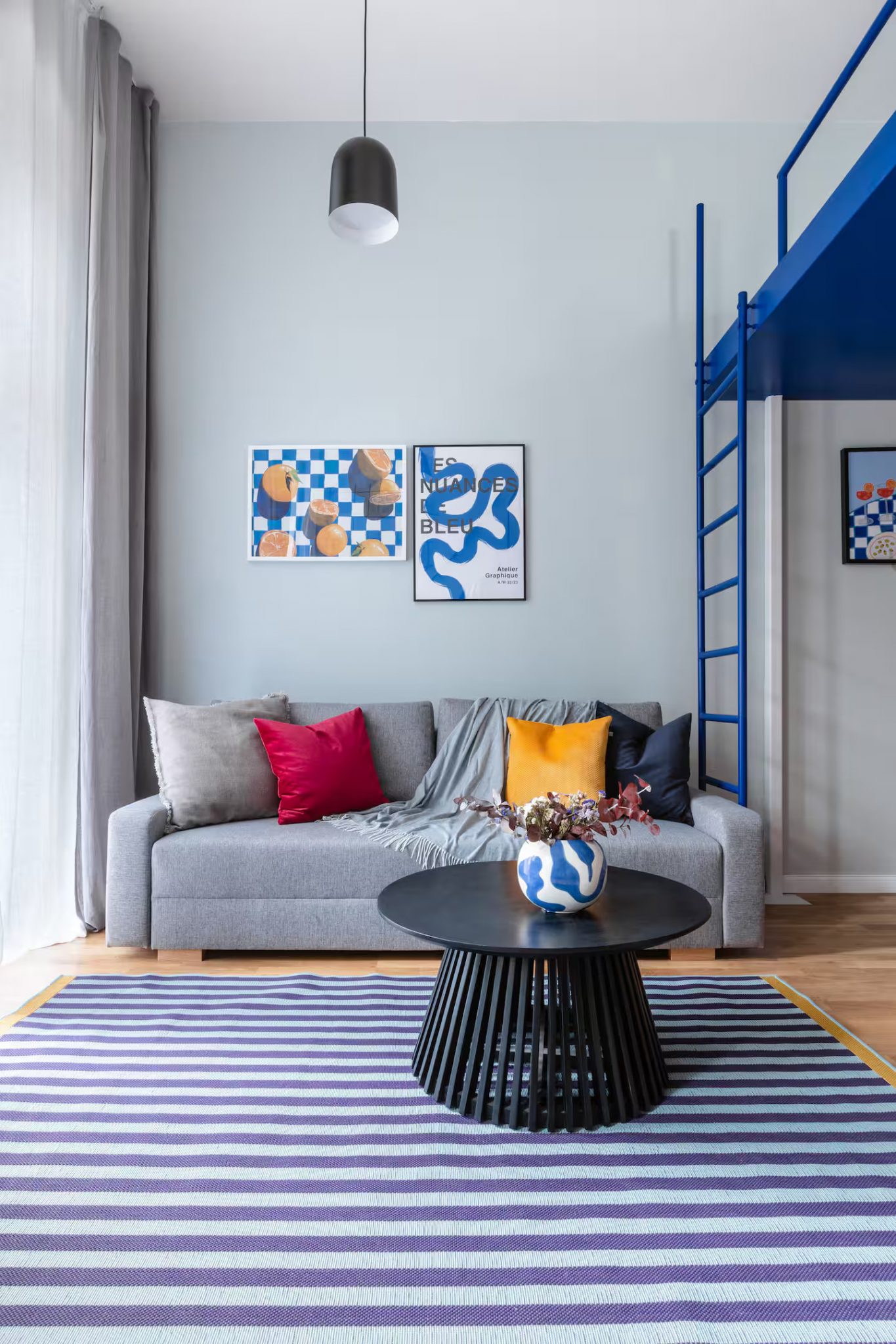 salon avec mezzanine studio en duplex 44m2