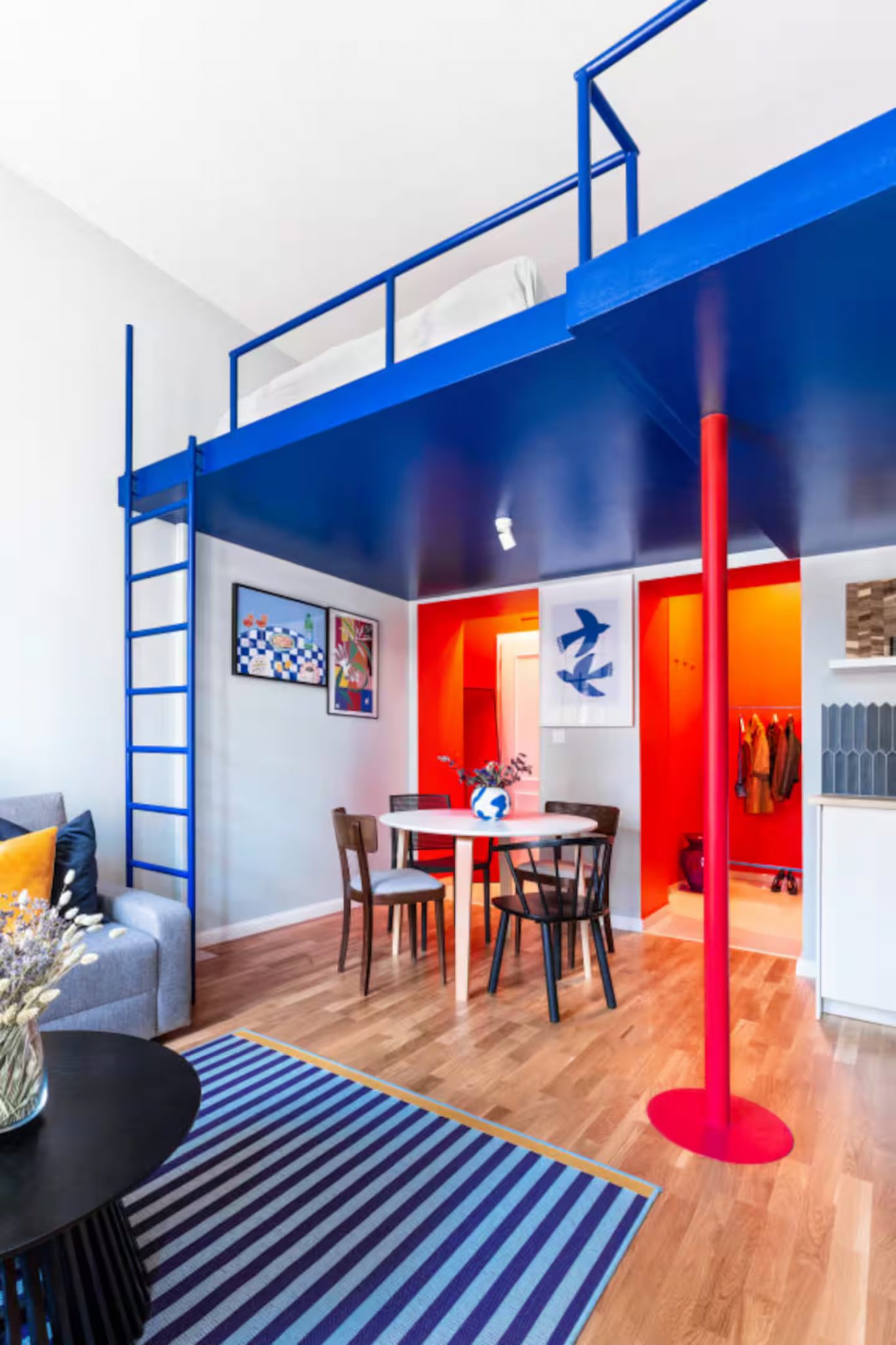 salon avec mezzanine studio en duplex 44m2