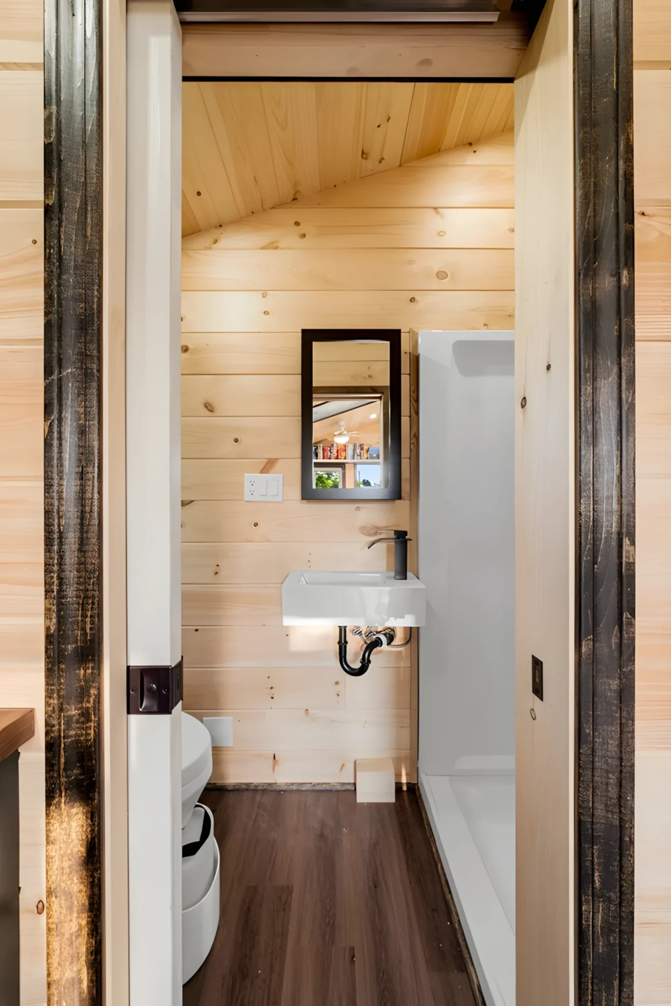 salle de bain petite maison mobile The Little Lodge