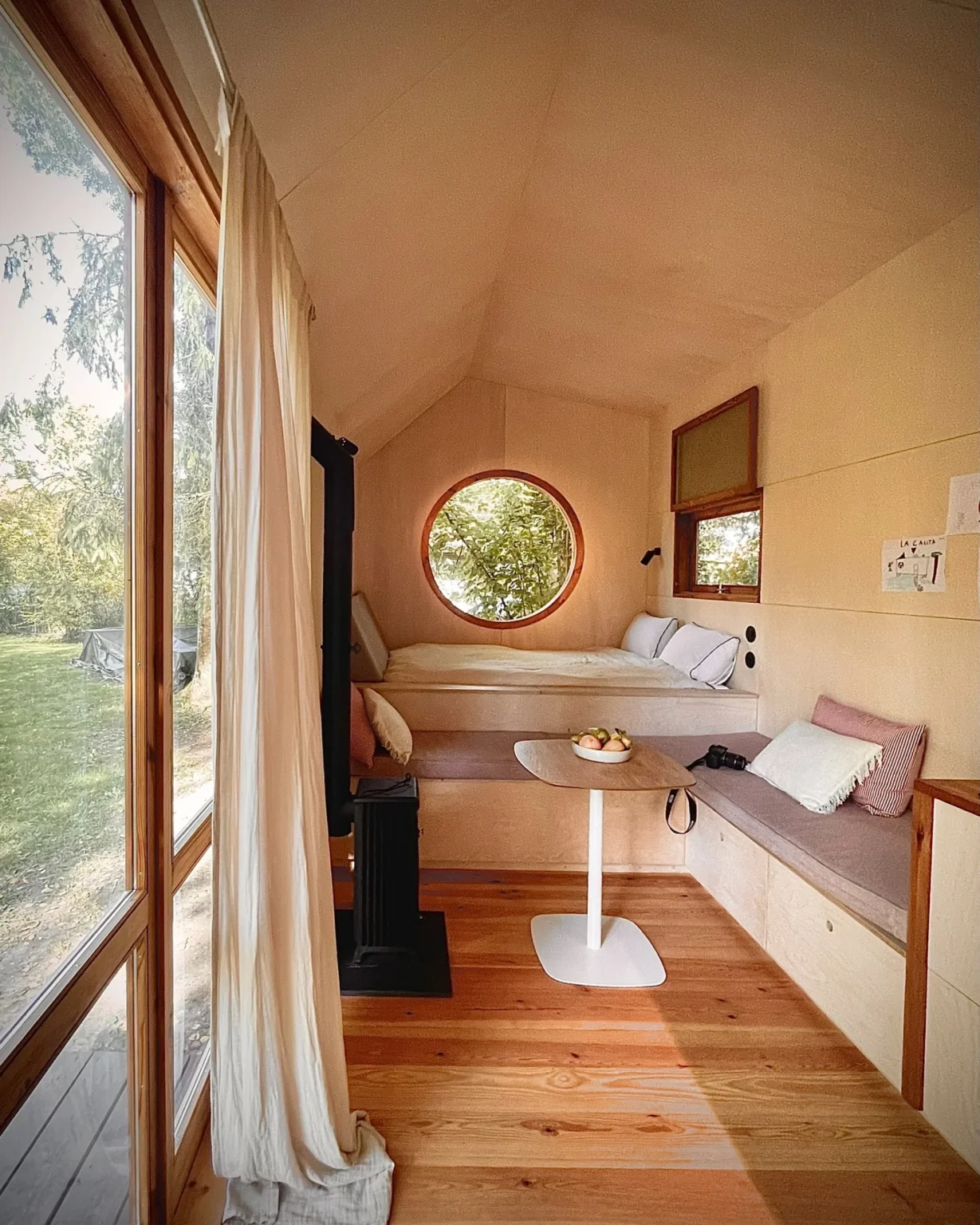 intérieur mini maison mobile Berra Madeiguincho