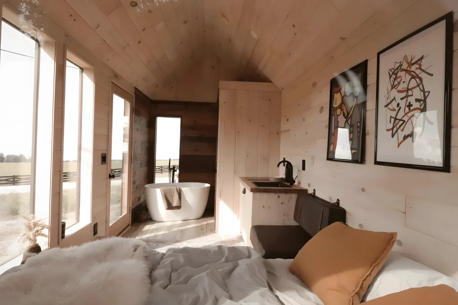 intérieur tiny house Overnighter par Nordic & Spruce