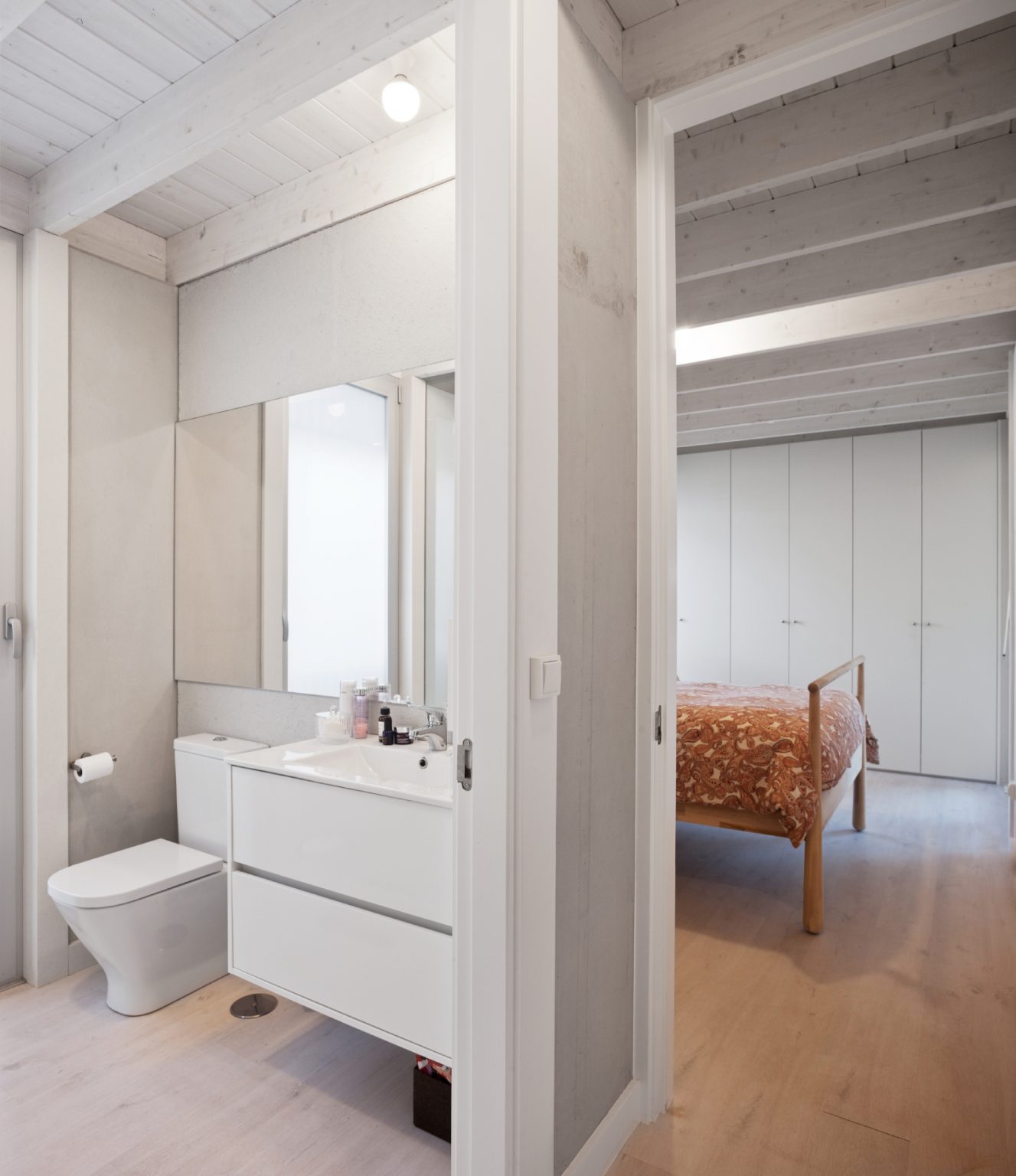 chambre et salle de bain