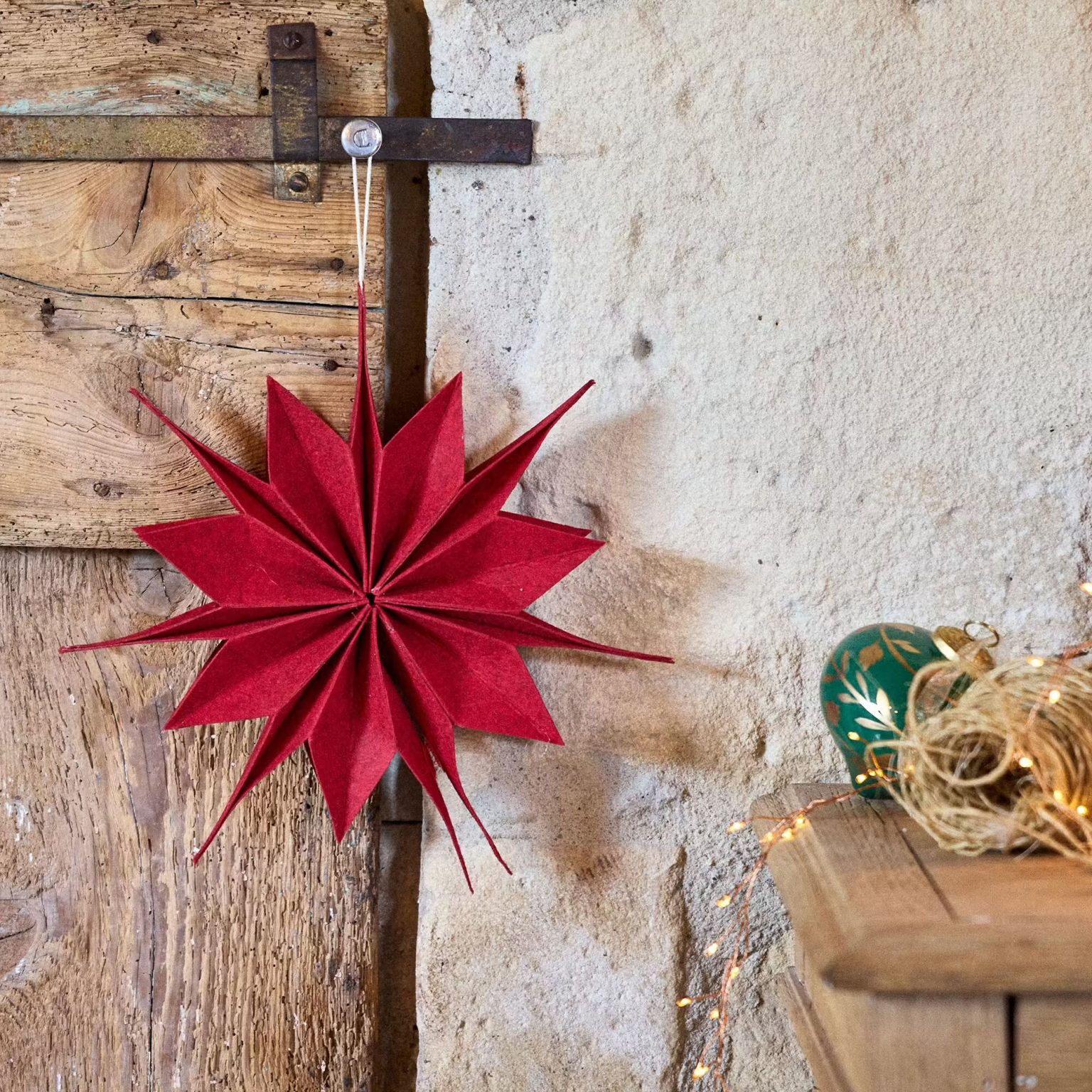 étoile feutrine rouge décoration Noël 2025 Alinea