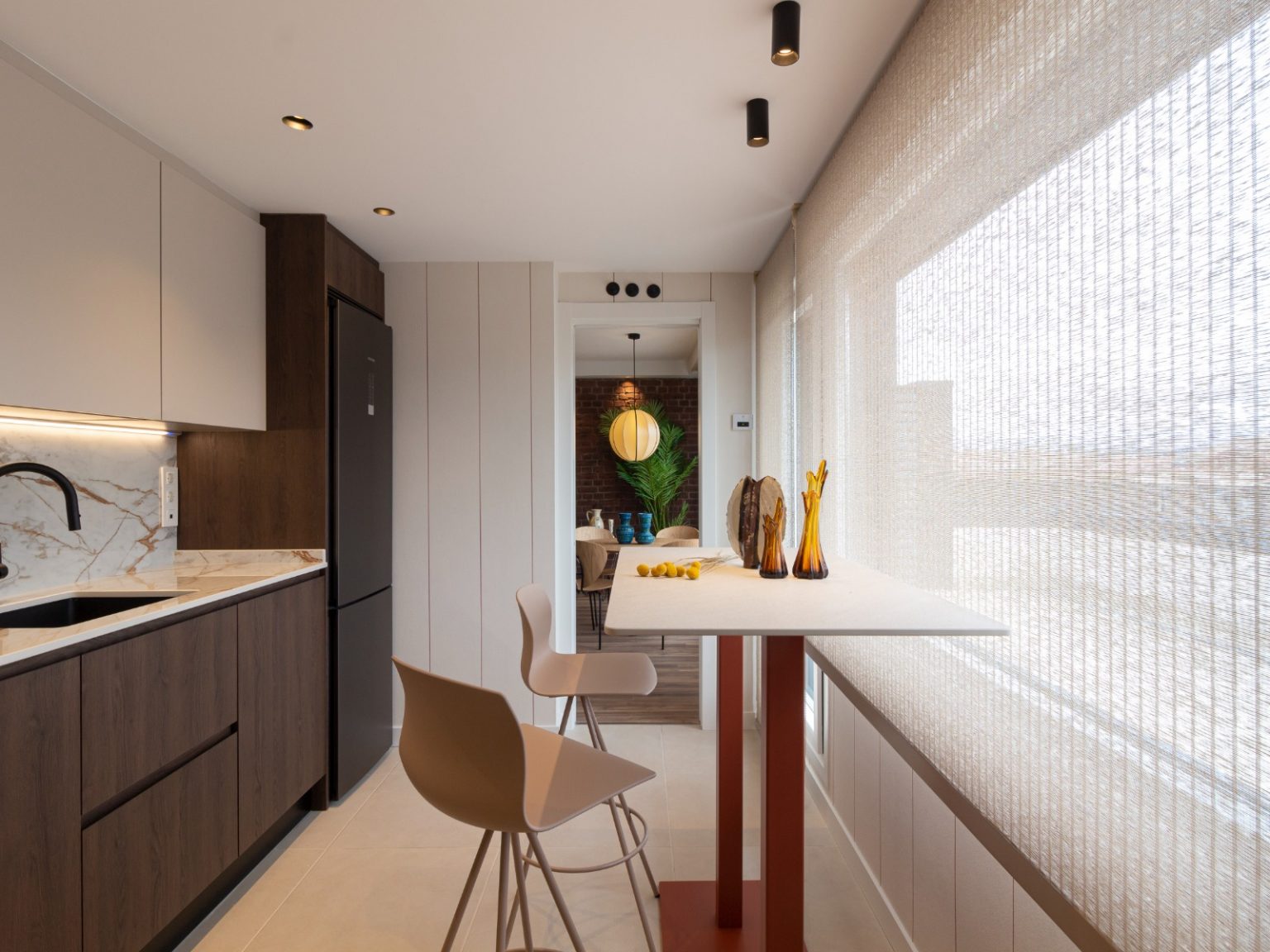 cuisine design bois et blanc appartement contemporain