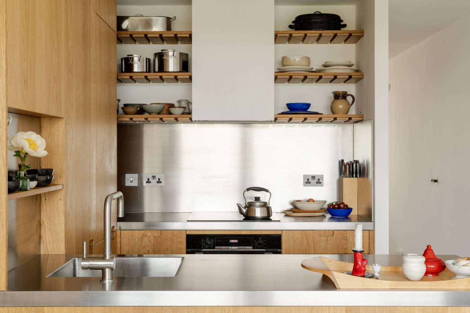 cuisine bois design appartement 83m2 The Barbican Londres décoration contemporaine