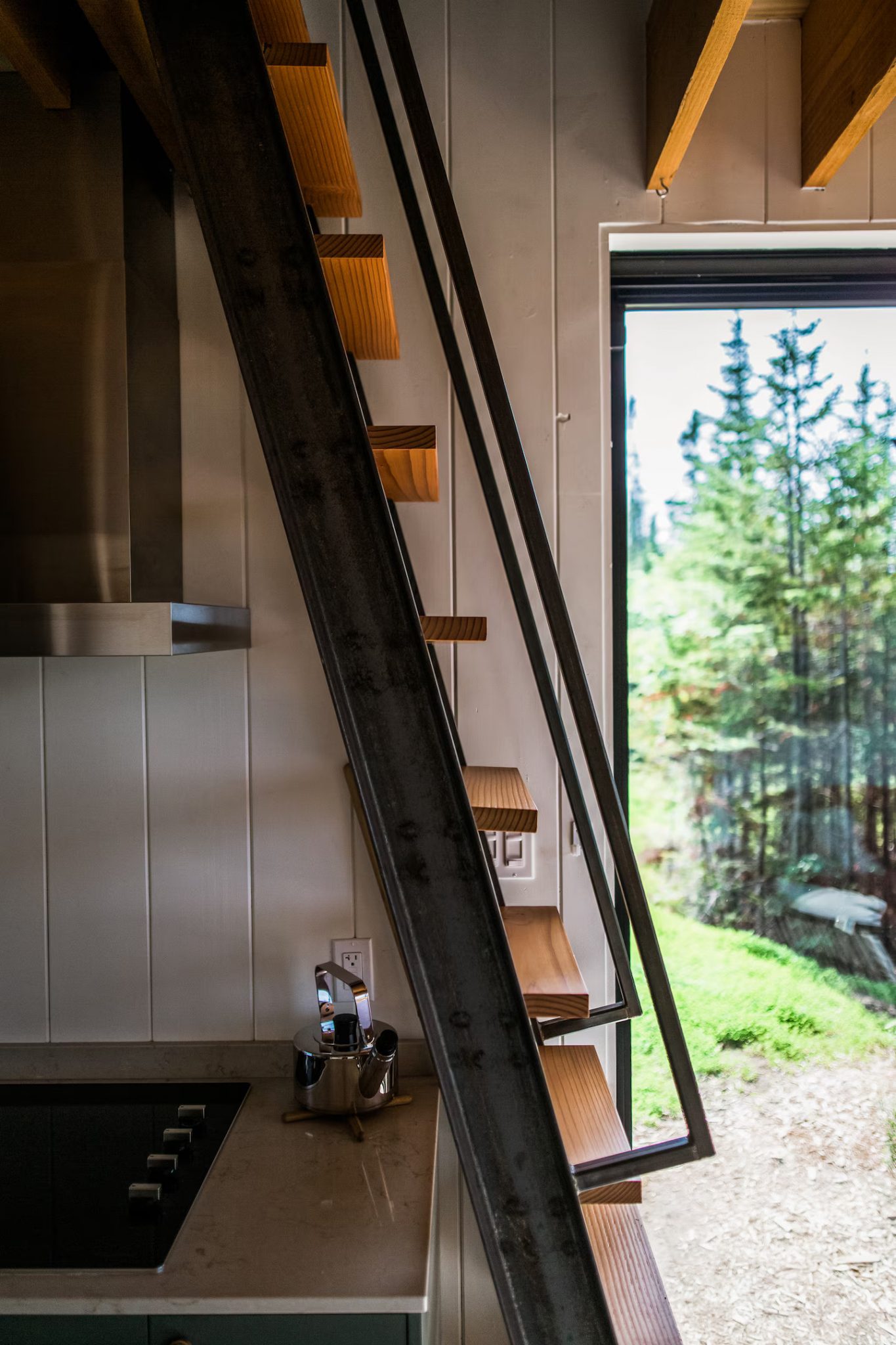 escalier acier et bois raide